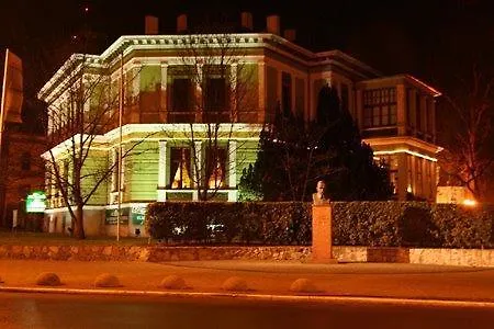 Bed & Breakfast West Ende 3*